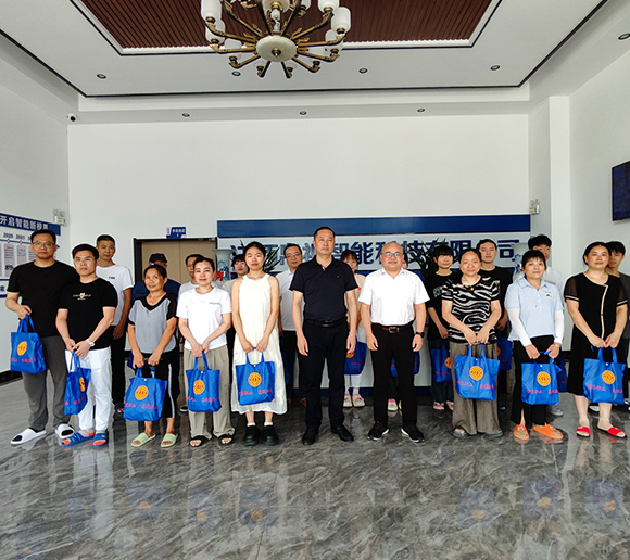 Vårda anställda, leverera svalka i sommar-Shanghai silke Optical