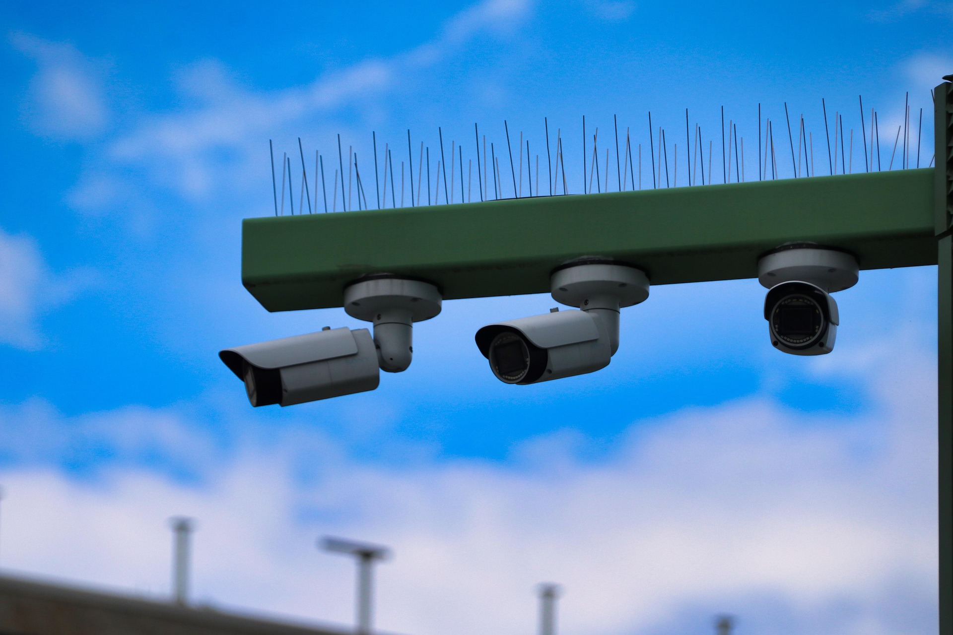 Genombrott inom lågljussäkerhetslinsteknik: Black Light F1.0 vs infraröd belysning